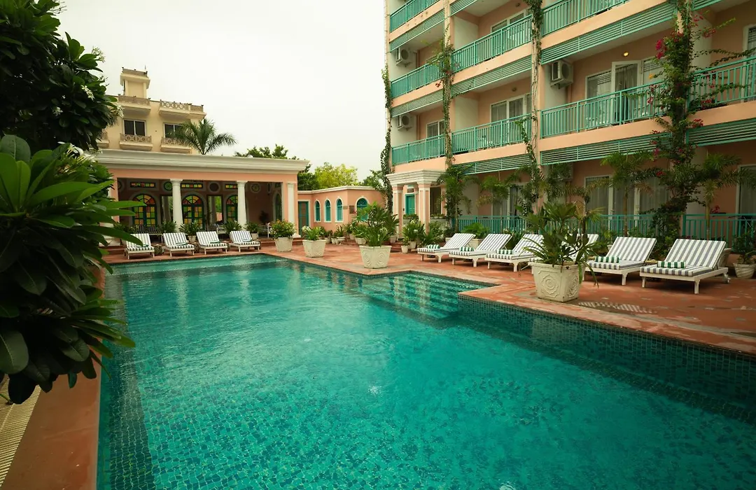 Hotel White Rabbit-1