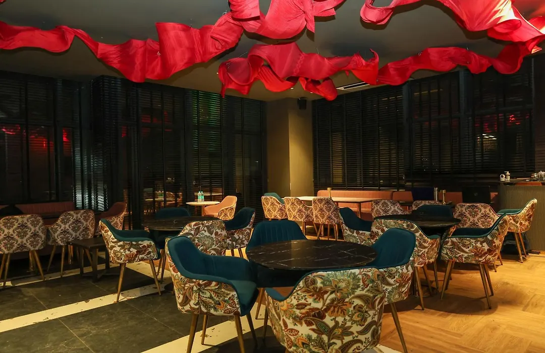 Aquila Grand Suites - Noida Sector 136-1