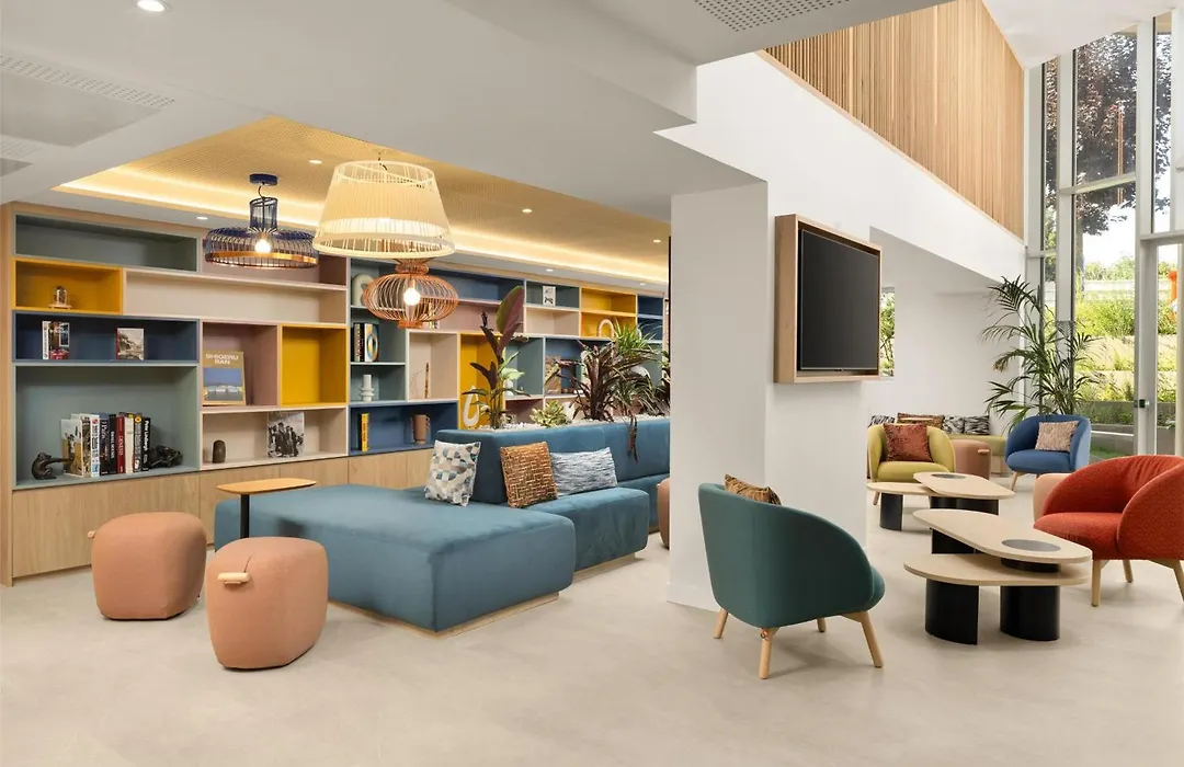 Hampton By Hilton Paris Charles De Gaulle Airport-1