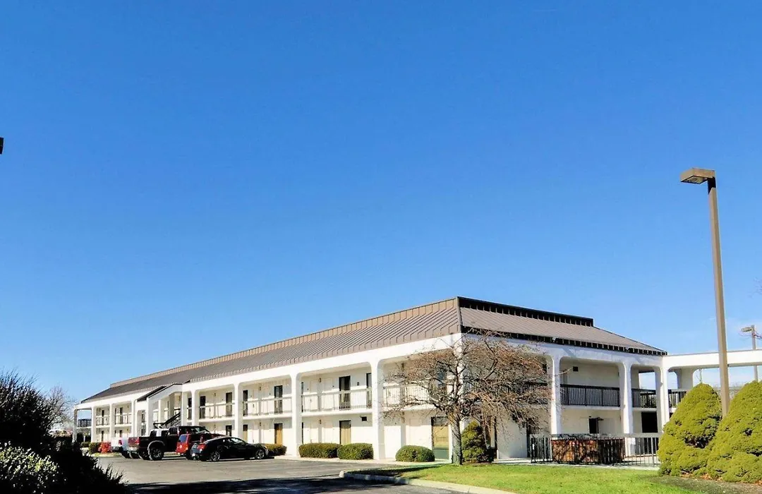 Suburban Studios Christiansburg - Blacksburg-1