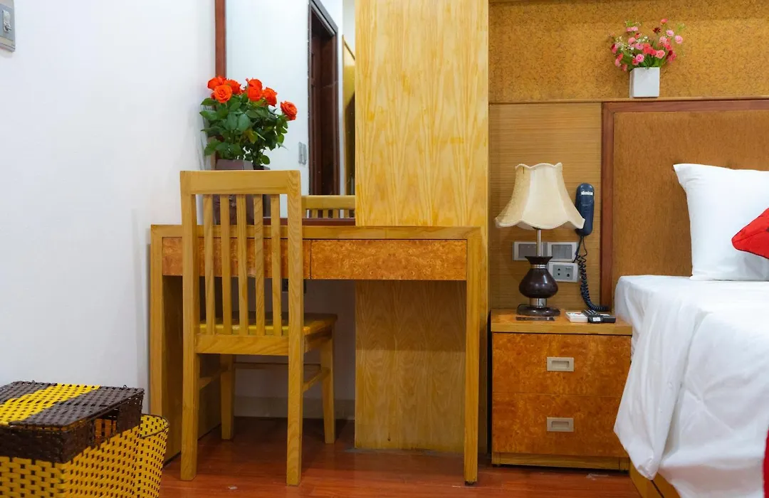 Moon Hotel 56 Truong Cong Giai-1