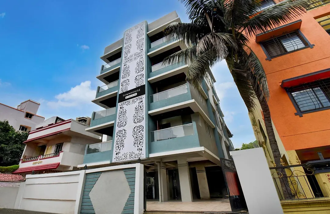 Townhouse Oak Sapphire Star Chappan Market-1