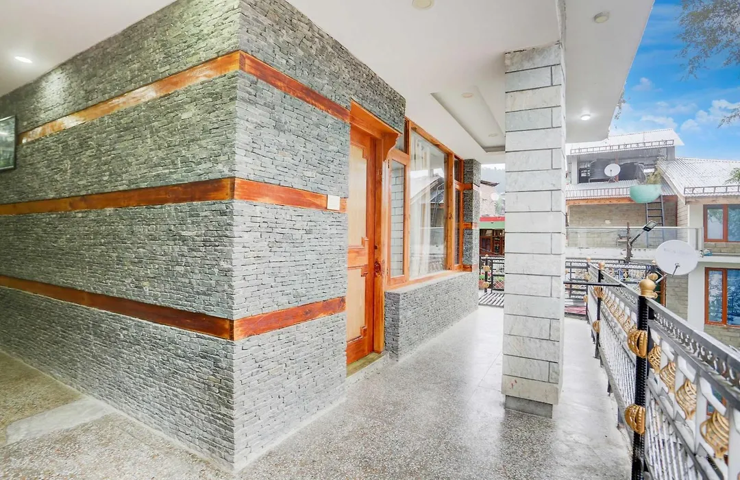 Hotel O Model Town Mall Road-1