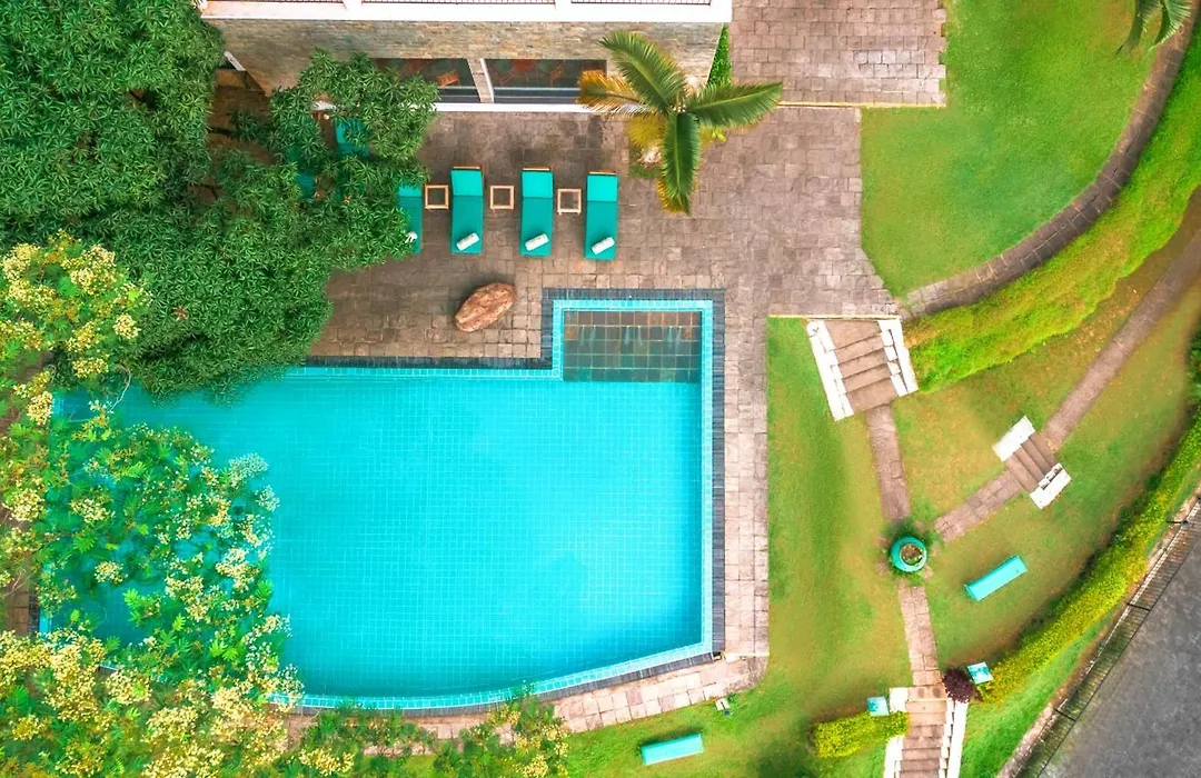 Mount Randholee Resorts & Spa-1