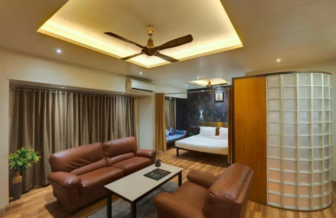 Hotel Orient Crown, Kolhapur-1