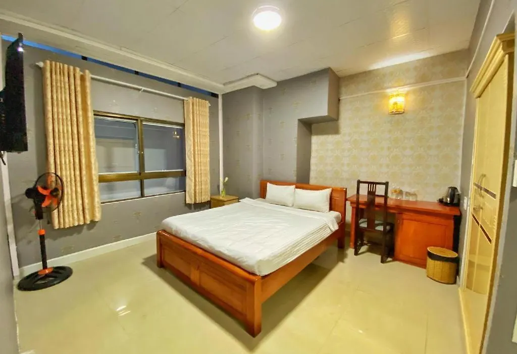 Gold Night Hotel-1