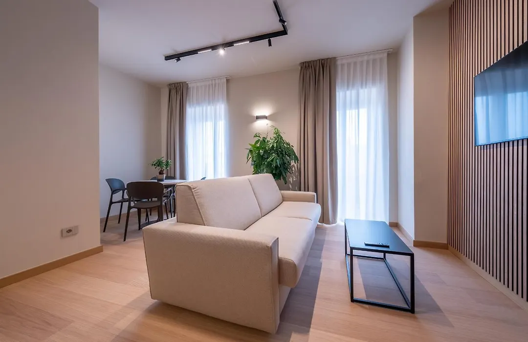 Oriana Homel Milano-1