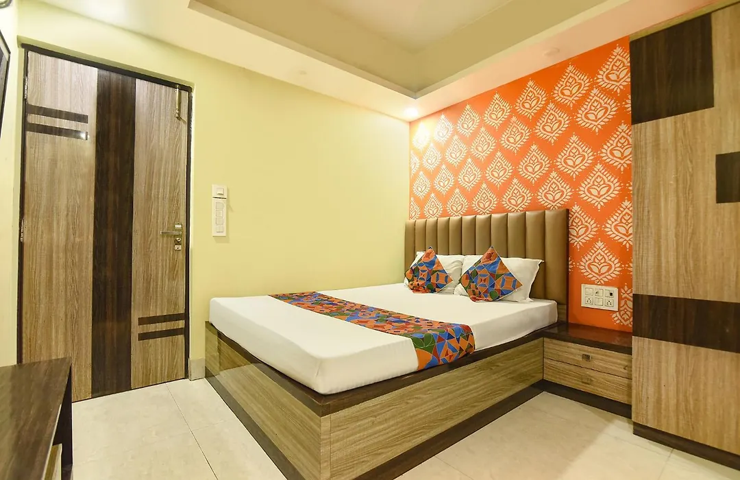 Fabhotel Deep-1