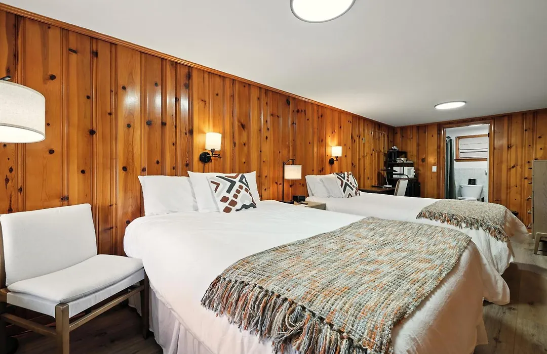 Hillside Hotel-1