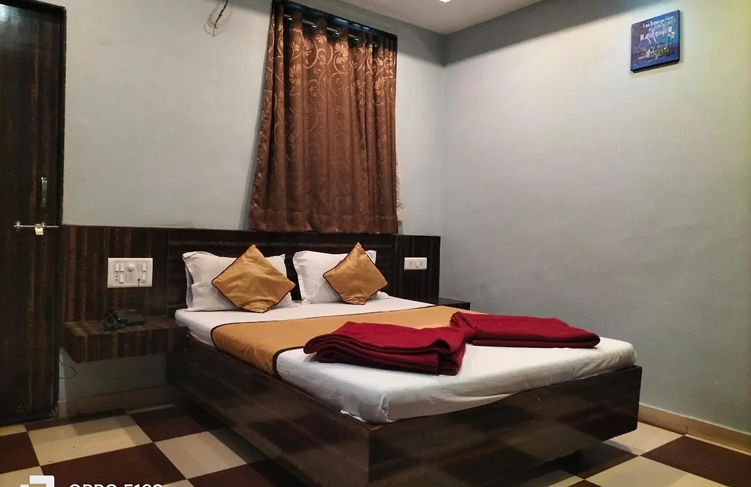 Hotel Shri Pushpanjali Shirdi-1