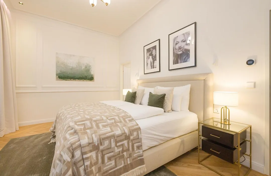 Rafael Kaiser - Signature Apartments City Centre-1