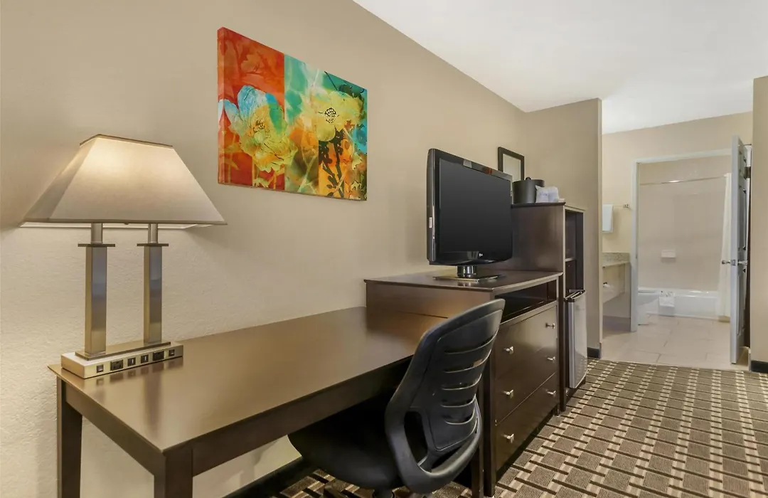 Best Western Plus Pleasanton Inn-1