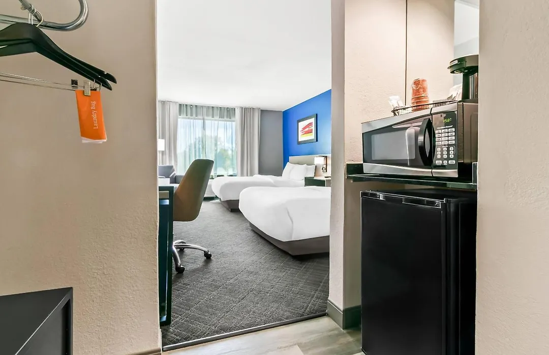 Comfort Inn & Suites Grand Blanc-Flint-1