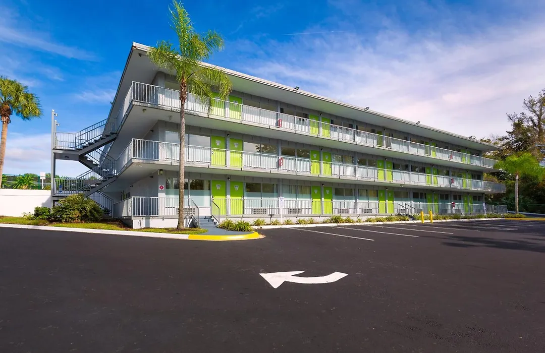 Weekly Inn-1
