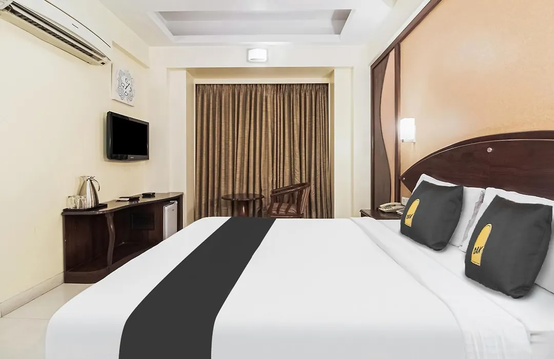 Townhouse Oak Hotel Shubhangan Near Juhu Beach-1