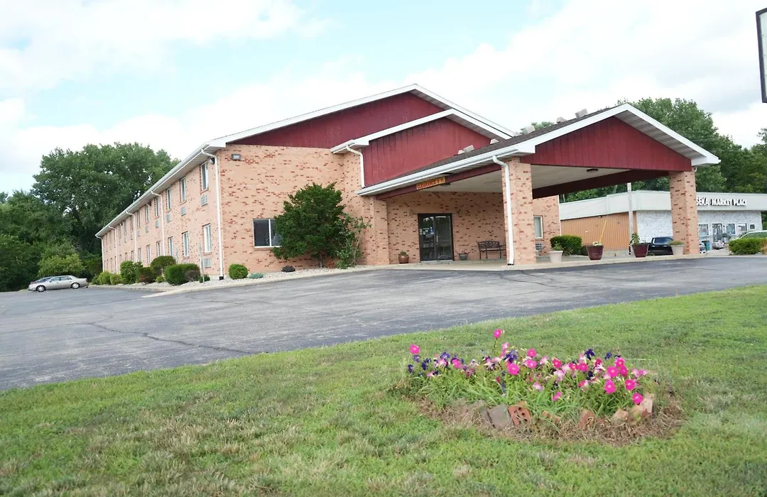 Watseka 24 Inn & Suites-1