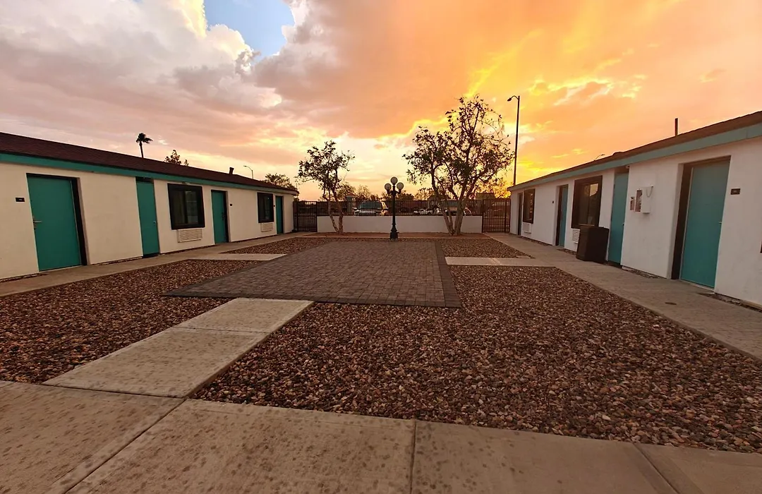 Casa Blanca Inn And Suites-1