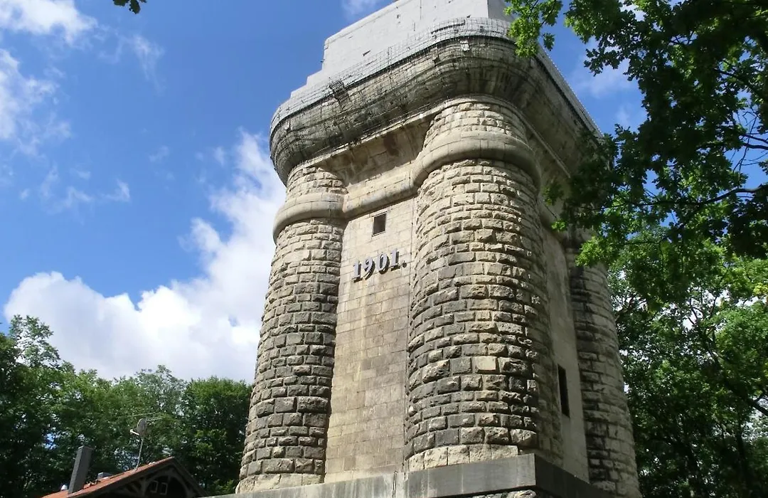 Hotel und Restaurant am Bismarckturm-1