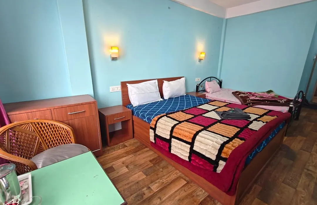 Hotel Little Hut - 550 Mts From Mall Road-1