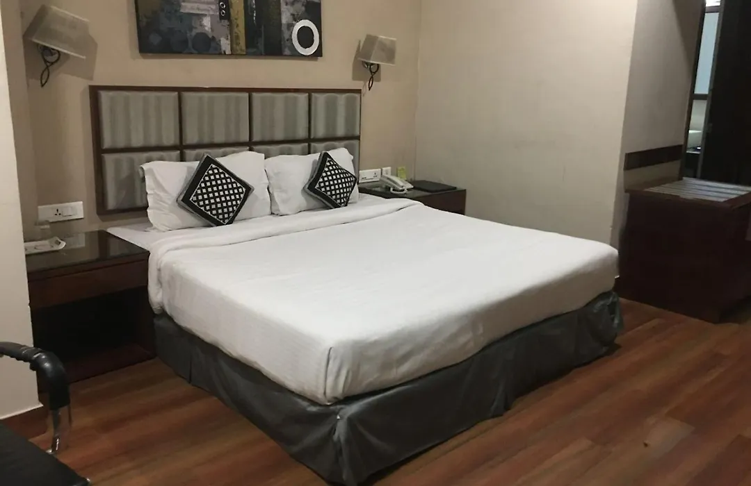 Hotel Downtown-1