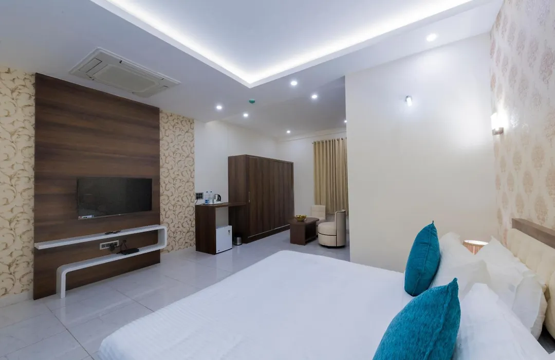 T S Royal Grand Hotel-1