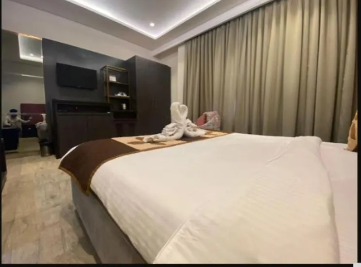 Hotel Golden Palm-1
