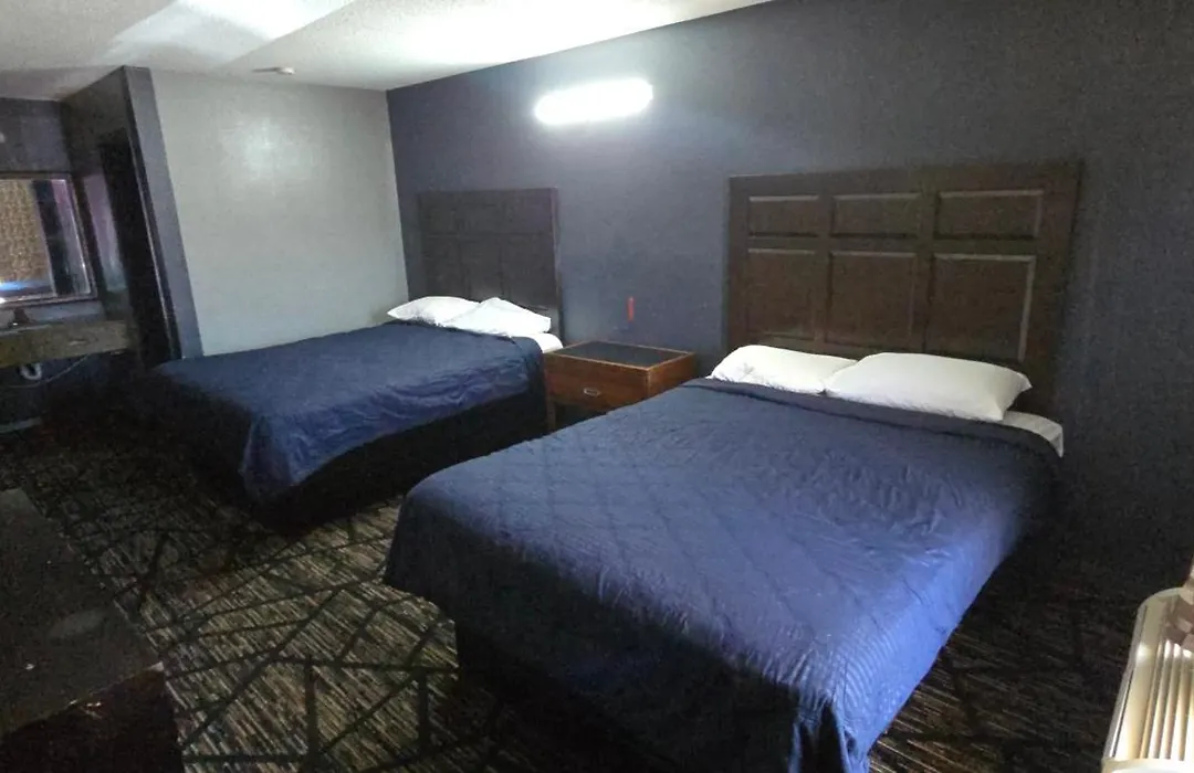 C Town Inn And Suites-1