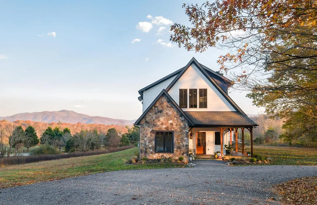 The Indigo House, An Adults Only, Modern Bed And Breakfast For Outdoorsy Humans And Kind Dogs-1