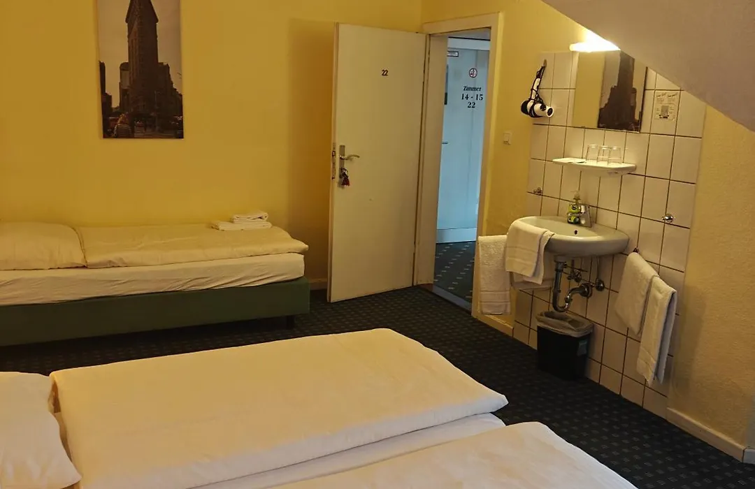 Hotel Flora-1