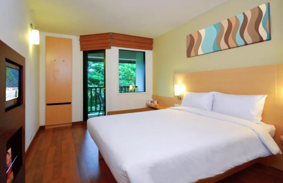 Ibis Phuket Kata-1
