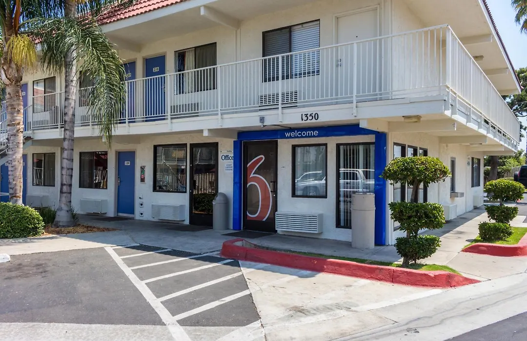 Motel 6 Bakersfield, Ca - Convention Center-1