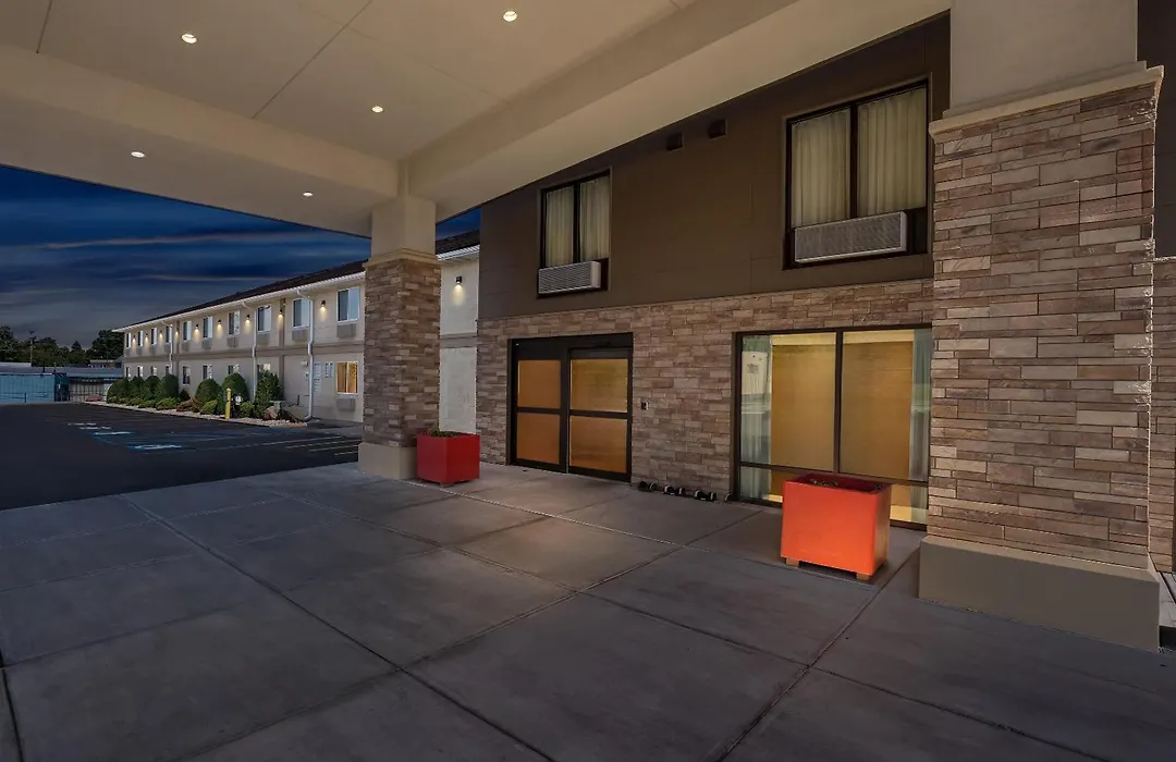 Red Roof Inn Plus+ & Suites Malone-1