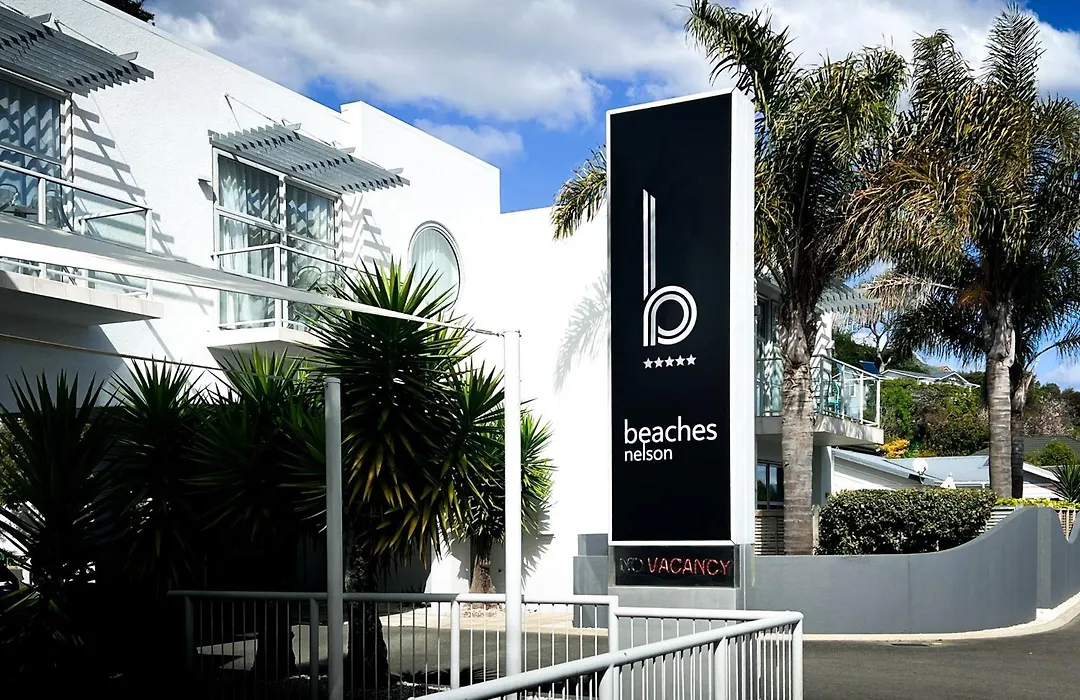 Beaches Nelson-1