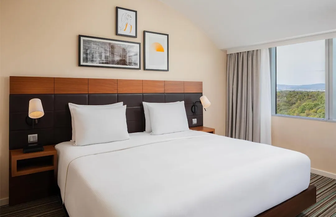 Hilton Garden Inn Frankfurt Airport-1