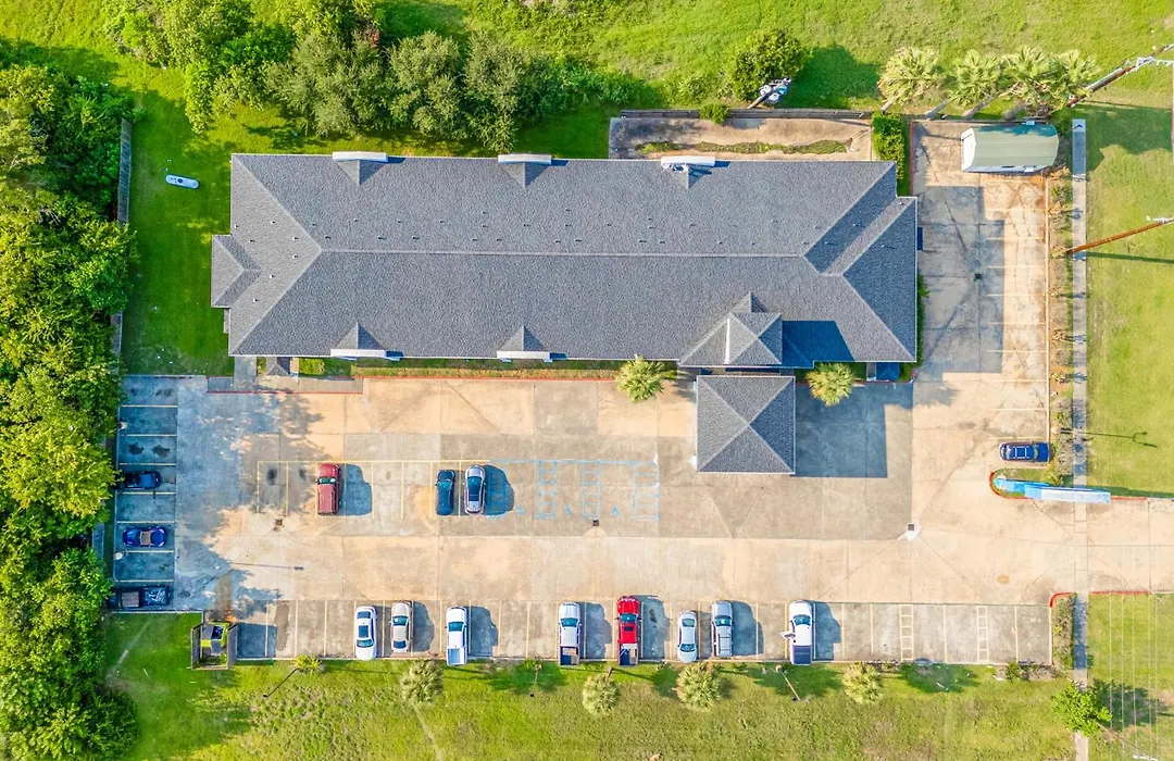 Capital O Fairway Inn - Baytown La Porte Tx-1