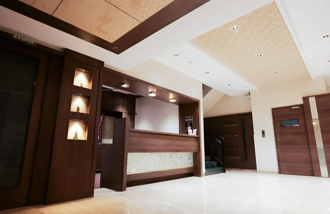 Hotel Laxmibai Palace- Only 300 Meter From Sai Baba Temple!!!!-1