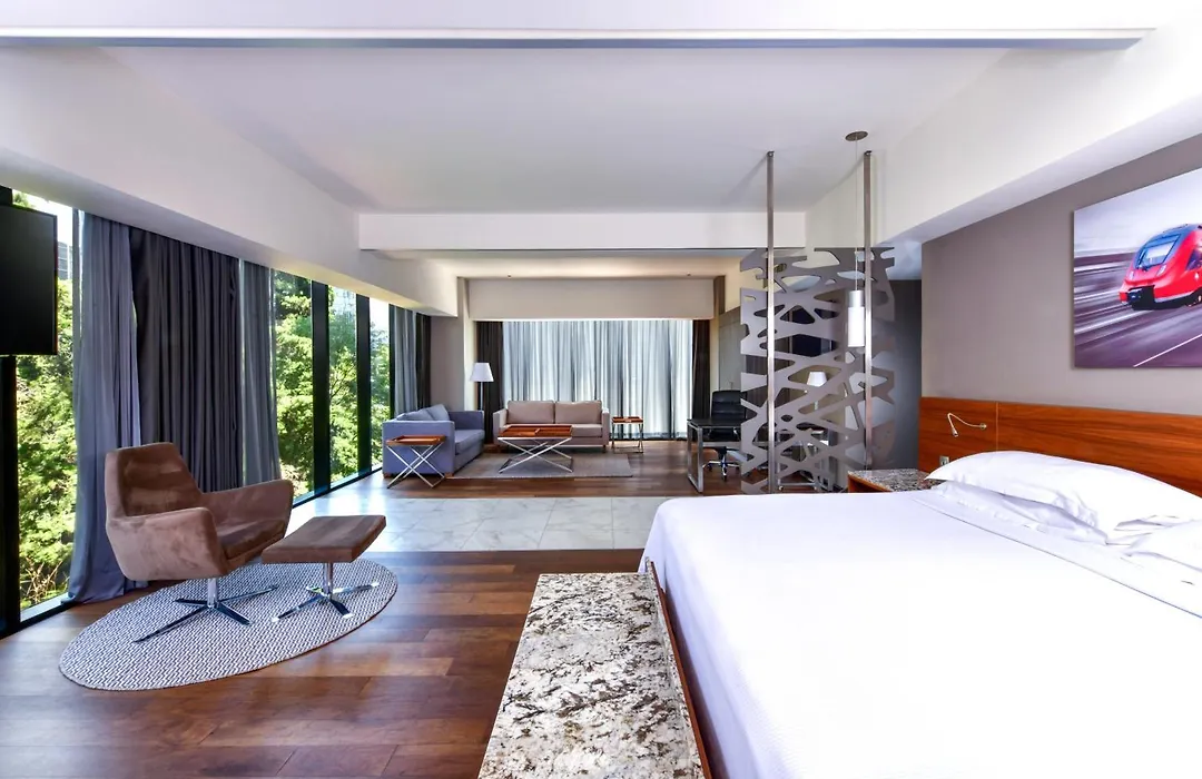Krystal Grand Suites Insurgentes-1