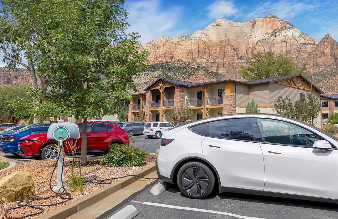 Best Western Plus Zion Canyon Inn & Suites-1