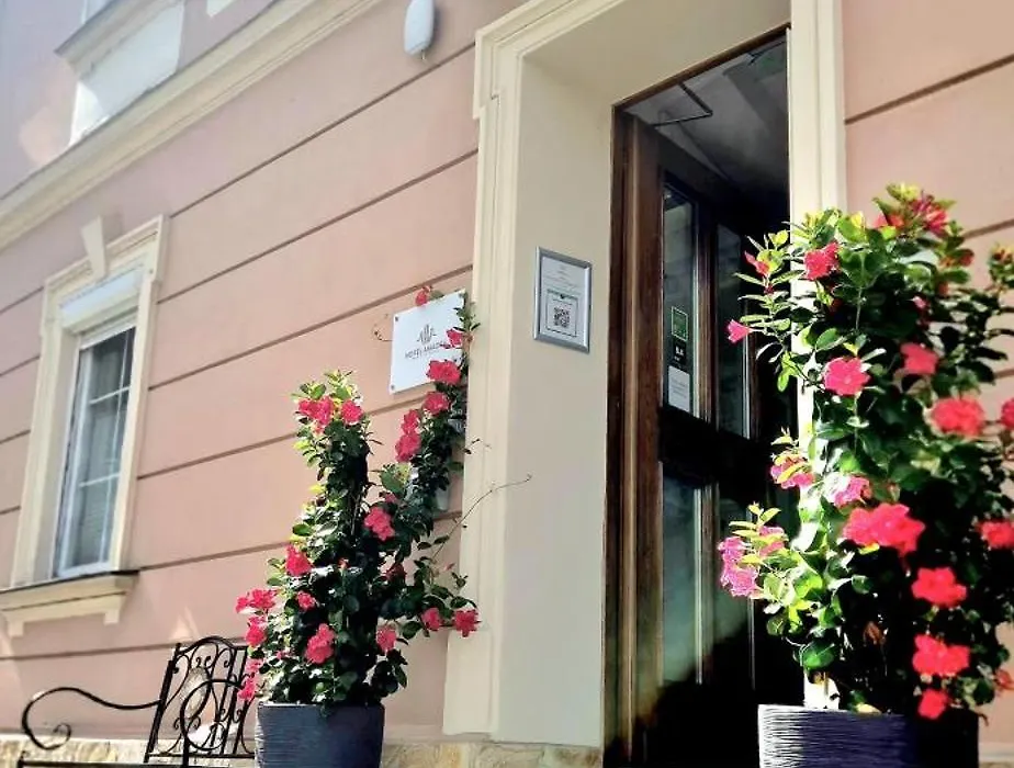 Amadea - Cityhotel Salzburg-1