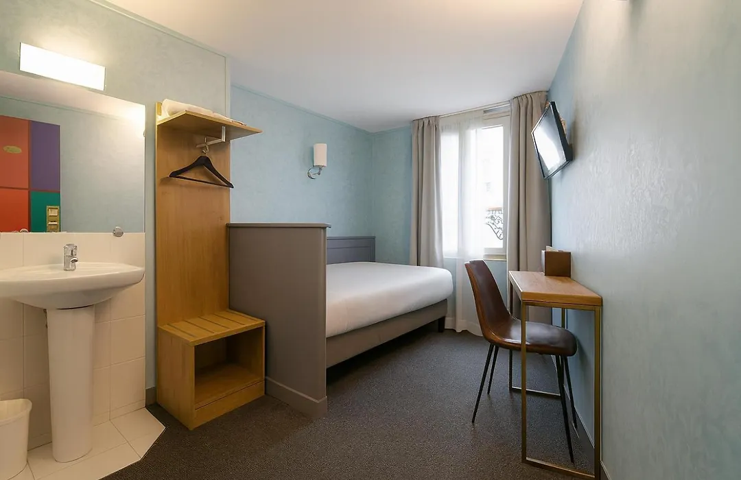 Walled Off Hotel Paris-1
