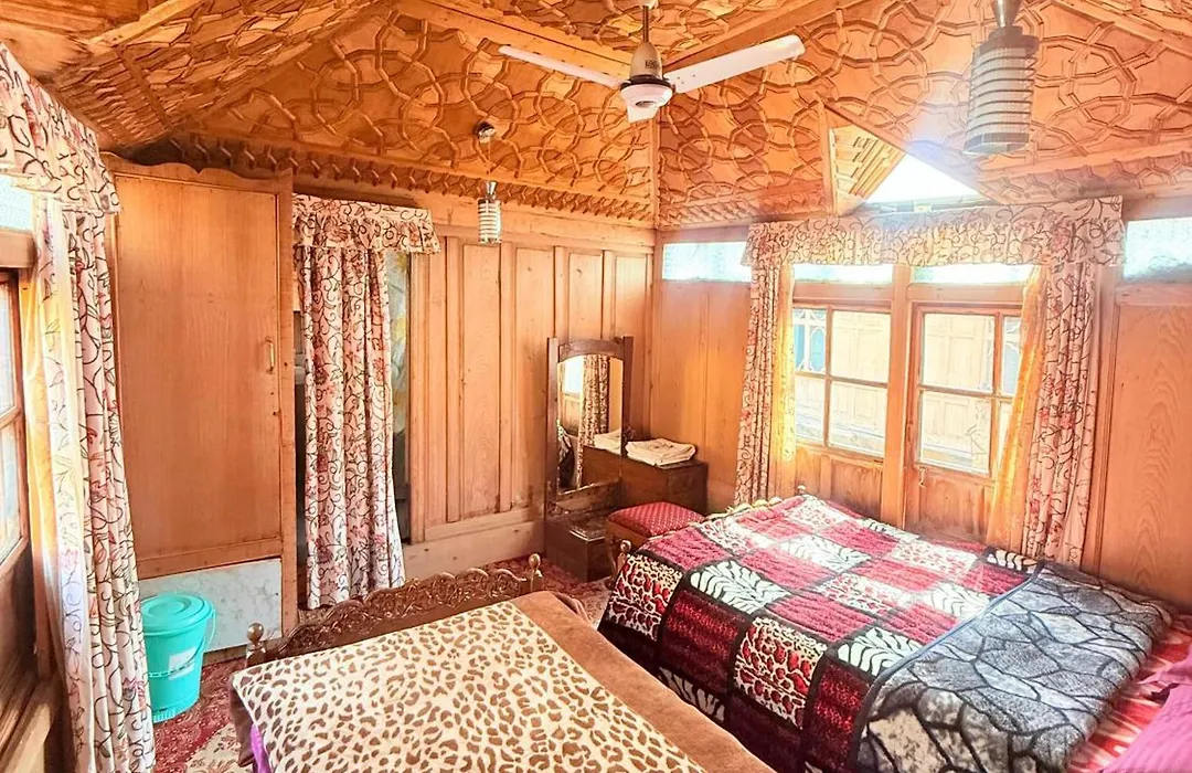 Lalarukh Group Of Houseboats-1
