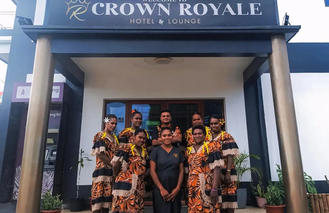 Crown Royale Hotel & Lounge-1
