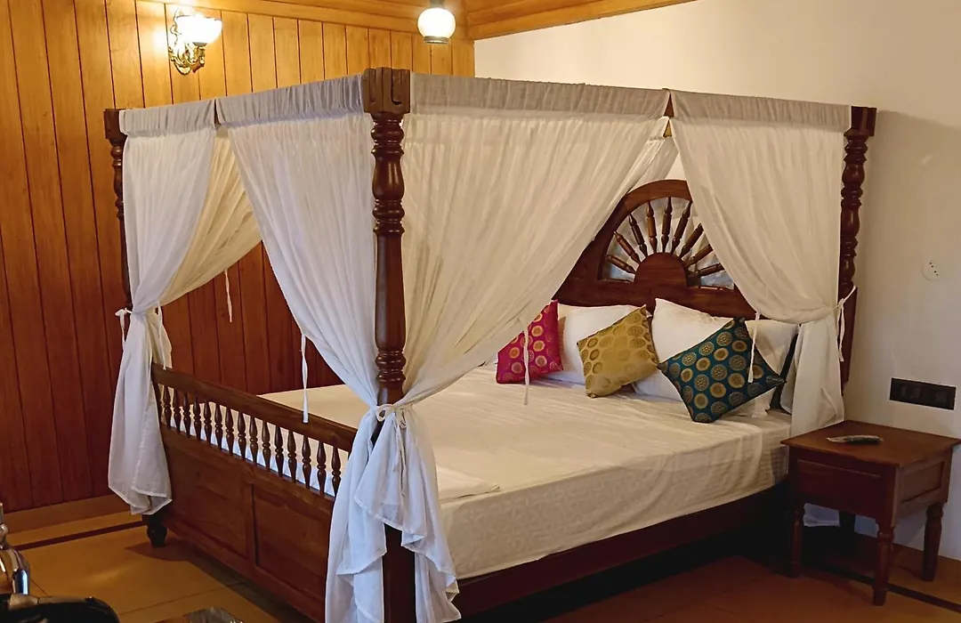 Shantitheeram Ayurveda Lakeside Heritage Resort-1
