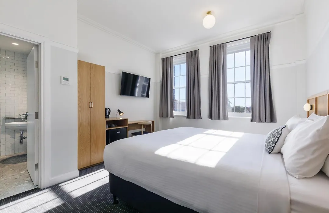 Mortdale Hotel-1