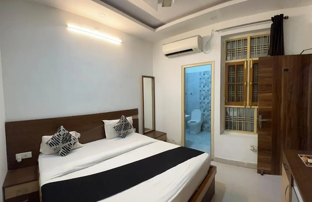 Hotel Kiara Inn Rooms And Banquet-1