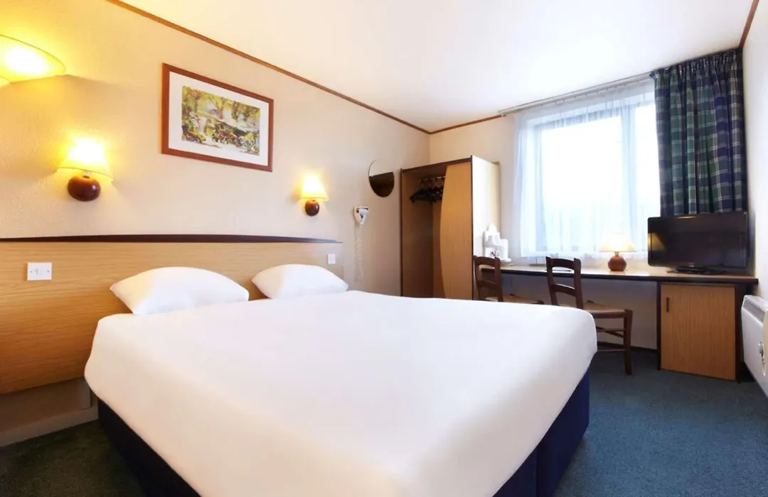 The Runmere Hotel, Liverpool South Runcorn, Part Of The Ag Collection-1