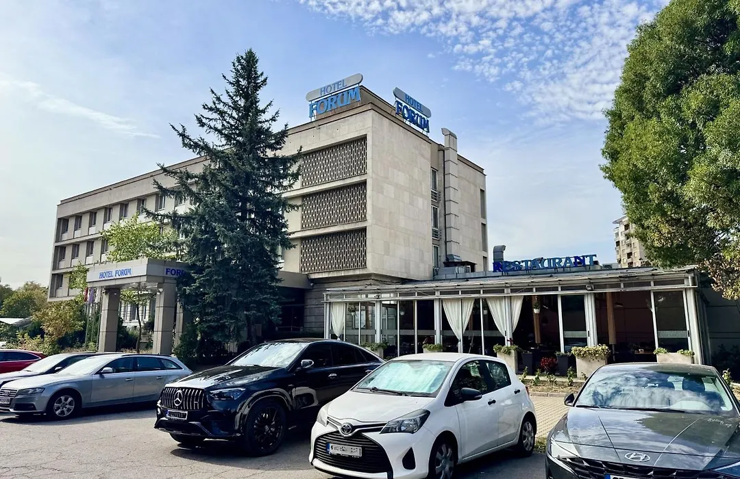 Hotel Forum - Free Parking For Cars-1
