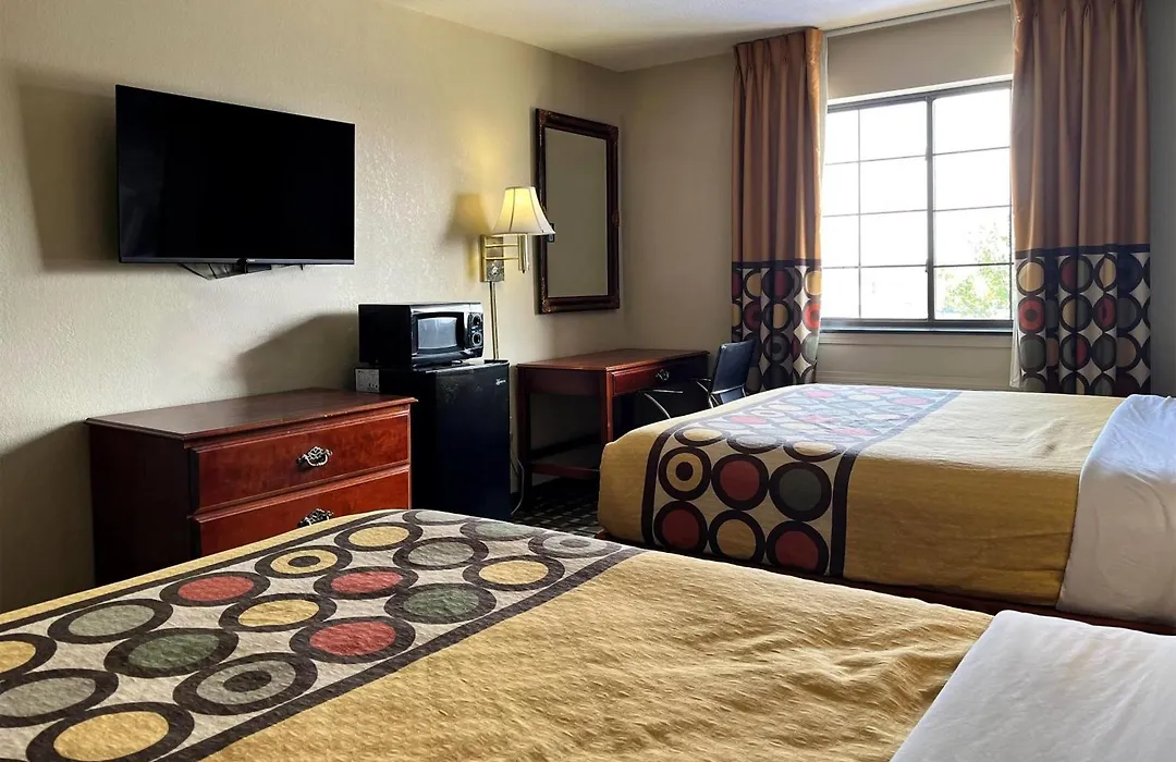 Super 8 By Wyndham Madison In-1
