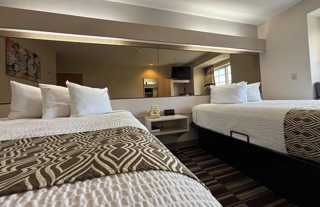 Microtel Inn By Wyndham Champaign-1
