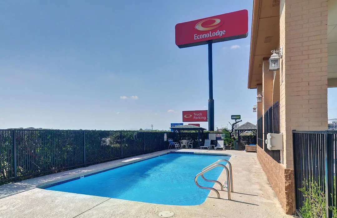 Super 8 By Wyndham Decatur Texas-1